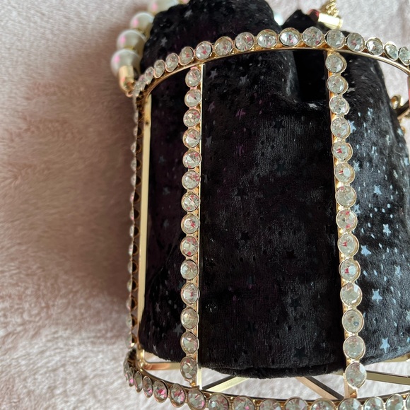 Unique crystal bucket bag - Picture 6 of 6